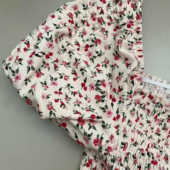 Sweetheart Neckline Ruched Crop Top - Picture 2 of 2